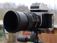 Pentacon Six TL mit MC Sonnar f2.8 180mm
aufgenommen mit GF1 und 14-45mm@45mm