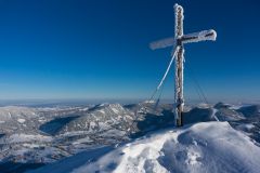 Am Gipfel der Kühgundspitze (1852 m) in den Allgäuer Alpen.