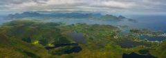 Blick vom Skottinden auf die Lofoteninsel Vestvågøy.