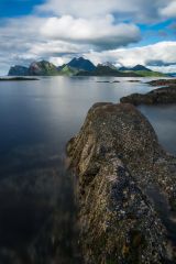 Am Strand nahe Myrland auf der Lofoteninsel Flakstadøy.