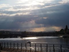 Wolkenhimmel über der Balduinbrücke