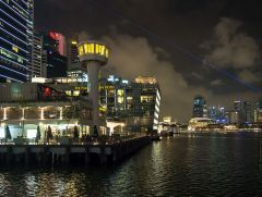View Clifford Pier Lighthouse And Fullerton Bay Hotel (Singapore)