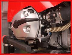 Kein Motorrad 

Der BMW-Boxer mal in anderer Verwendung. G1 mit 14-45mm. Interschutz 2010 Leipzig.