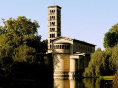 Morgens im Park   6
Friedenskirche